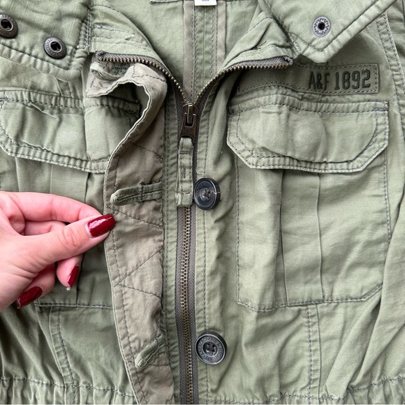 A&F 1892 Green Utility Vest - Picture 4 of 7